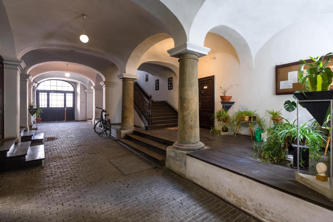 Luxury Apartment At The Main Square Tomasza Street Краків Екстер'єр фото